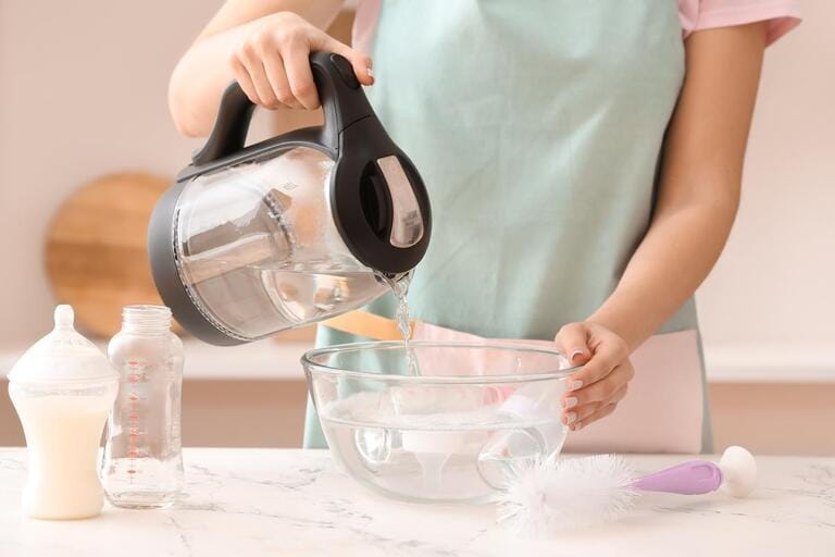 How To Clean Baby Bottles After Each Use