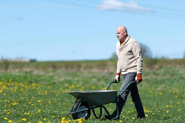 How To Change A Wheelbarrow Tire How To Change A Wheelbarrow Tire
